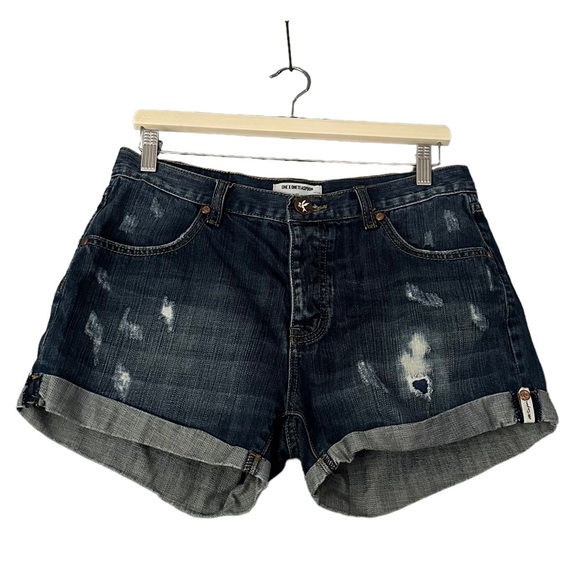 One Teaspoon | Chargers Dark Wash Distressed Cuffed Denim Shorts Size 27 - Picture 2 of 14